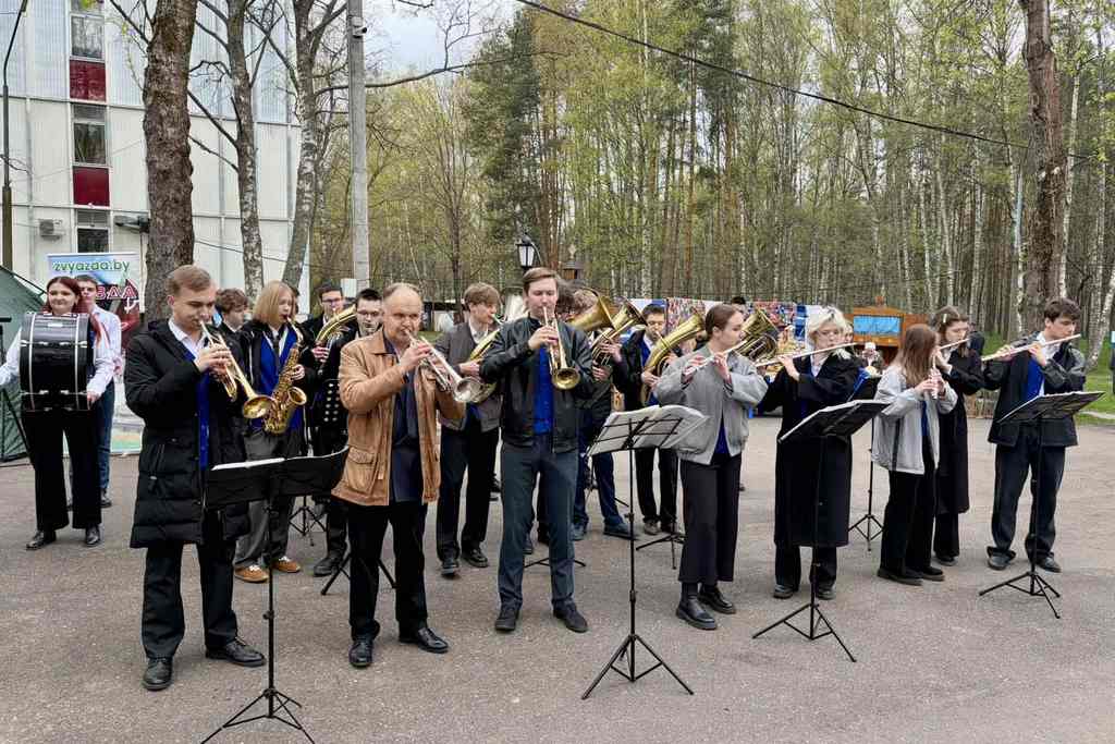 С праздником труда!